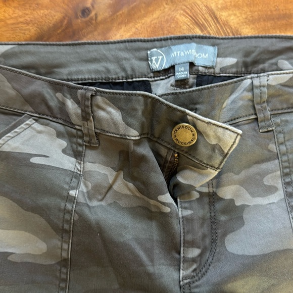 Wit & Wisdom size 14 Camo  pants - Picture 2 of 9